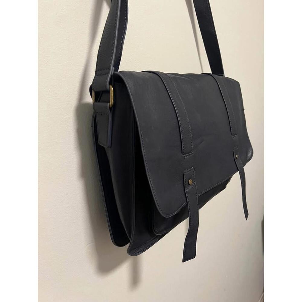 Aldo Brand, vegan leather travel bag